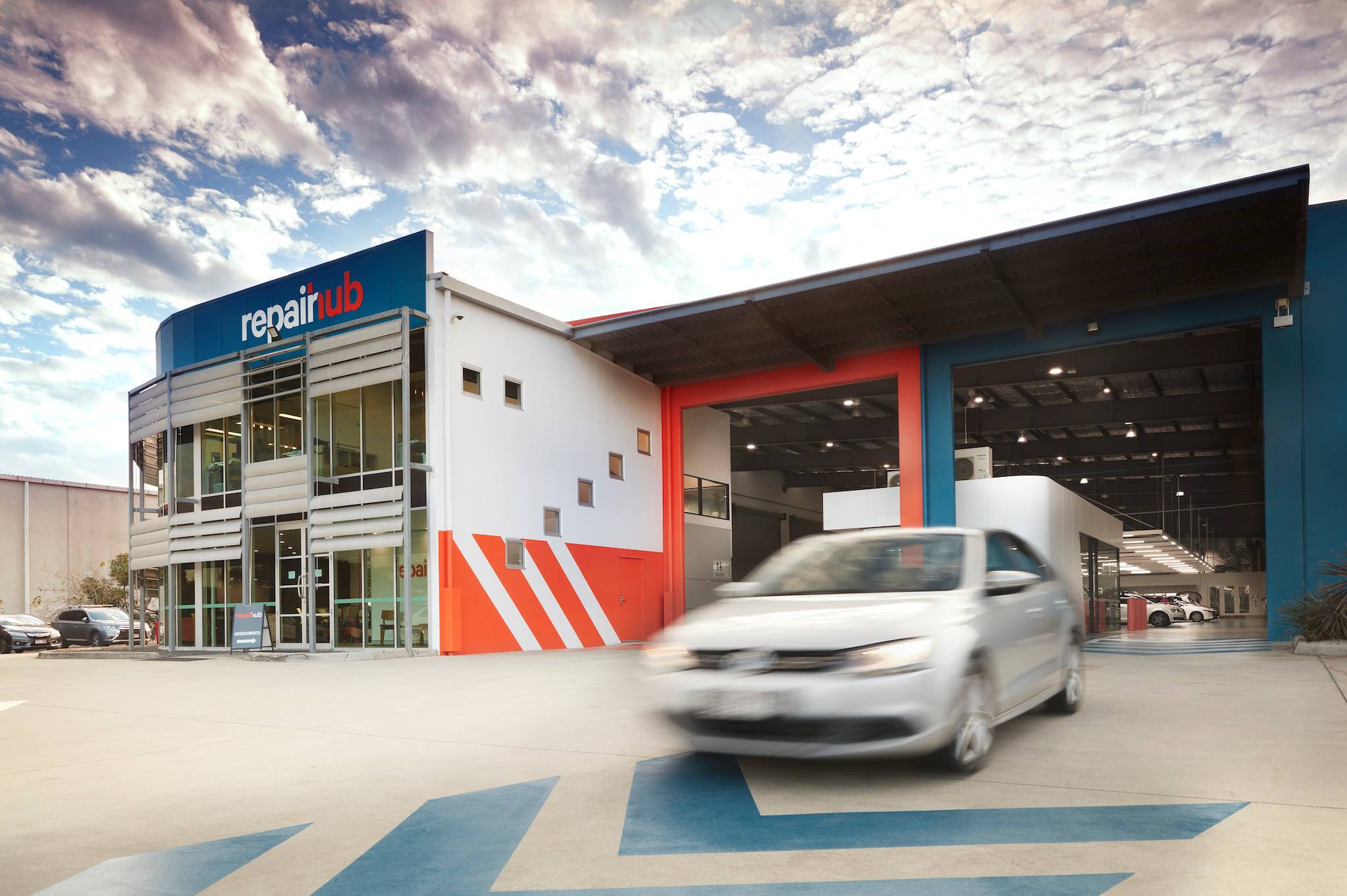 Banyo professional - exterior car driving out